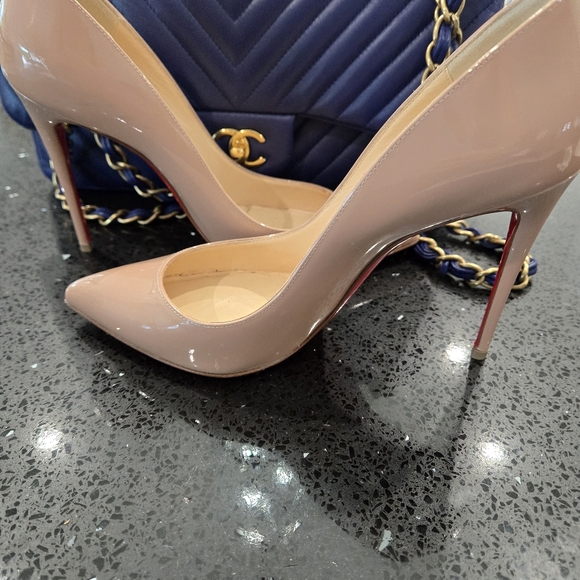 Christian Louboutin Nude Patent Leather Pumps - Picture 5 of 7
